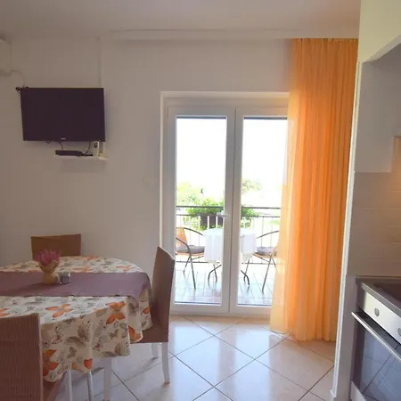 Josipa Apartment *