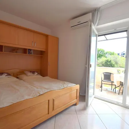 Apartment Josipa Malinska